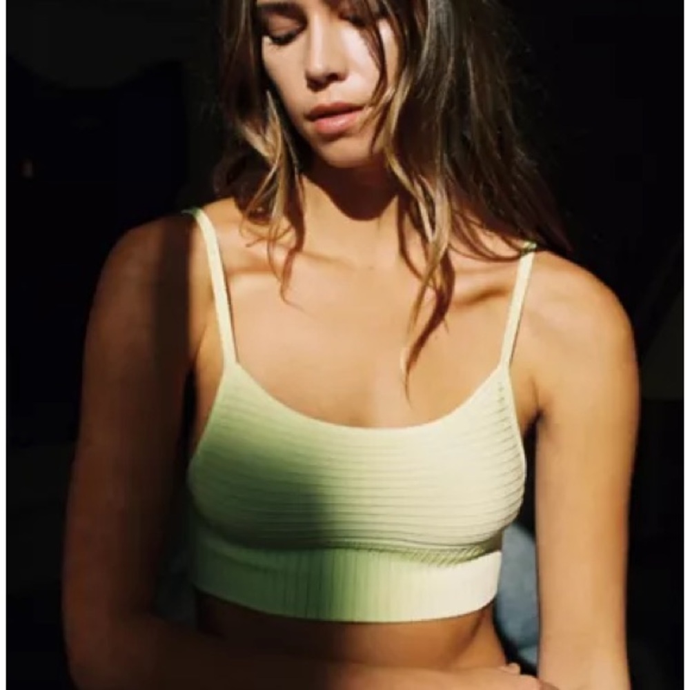 NWT Sold Out Urban Outfitters Out From Under Bella Seamless Bra Top